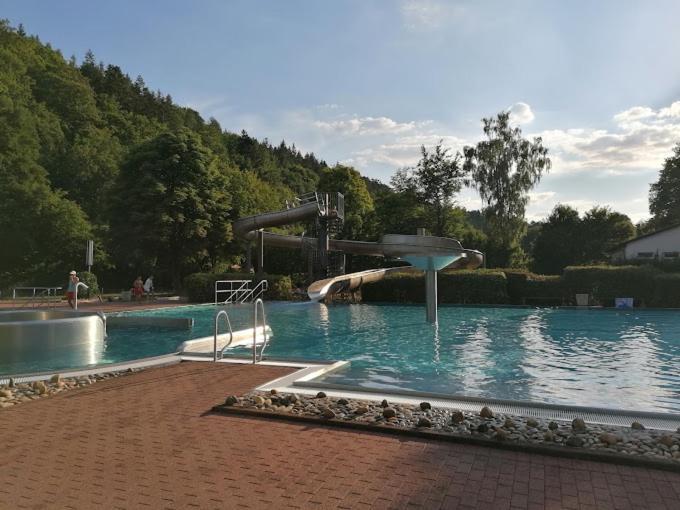 Ferienhaus Hescheld With Private Jacuzzi 黑伦塔尔 外观 照片