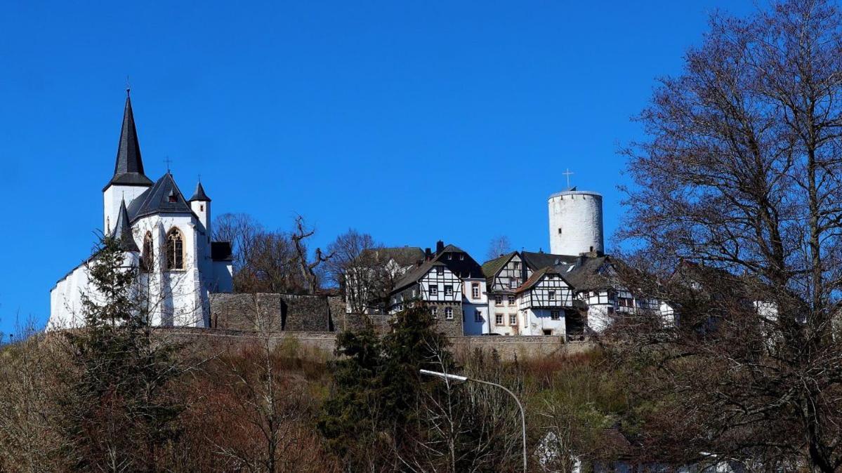Ferienhaus Hescheld With Private Jacuzzi 黑伦塔尔 外观 照片