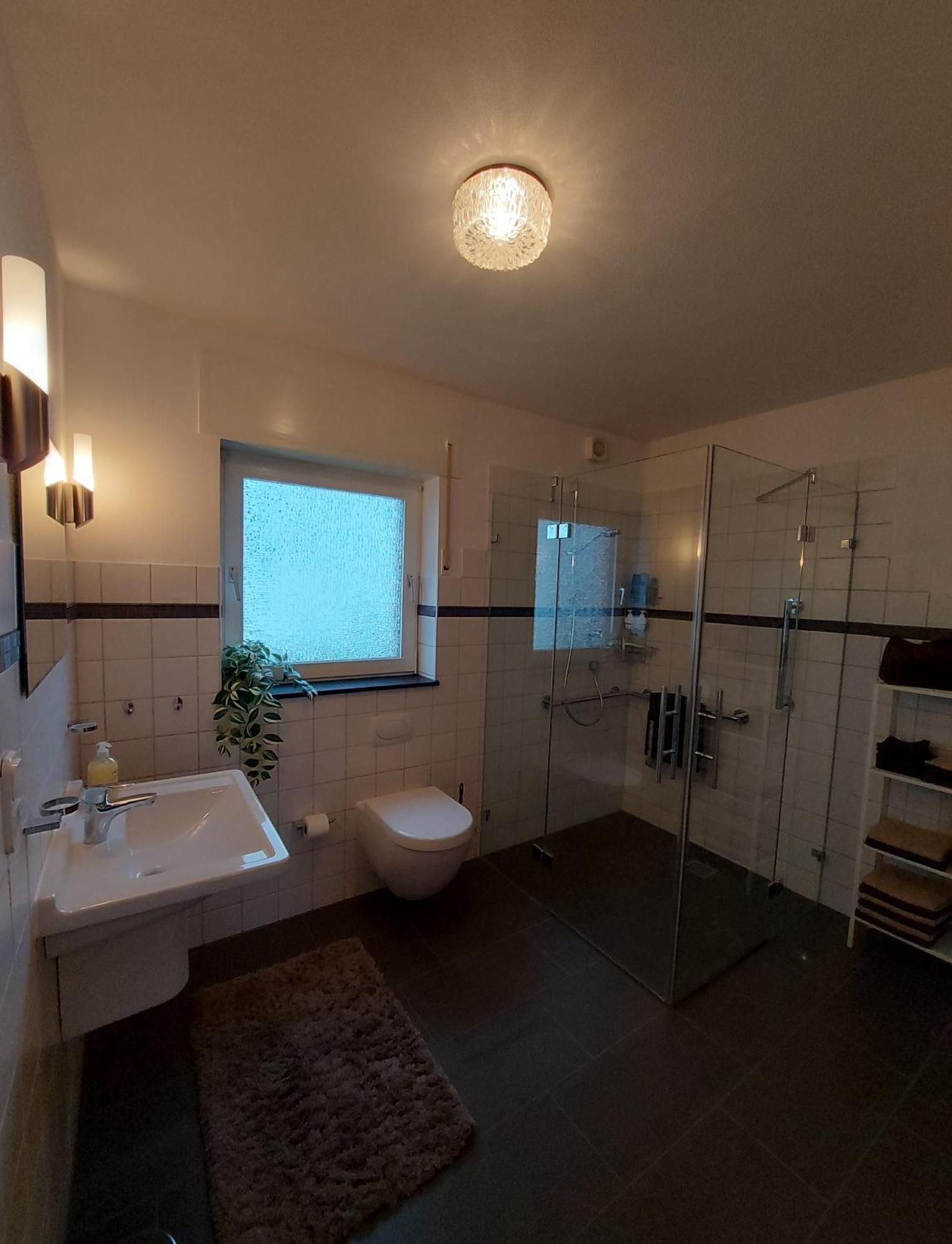 Ferienhaus Hescheld With Private Jacuzzi 黑伦塔尔 外观 照片