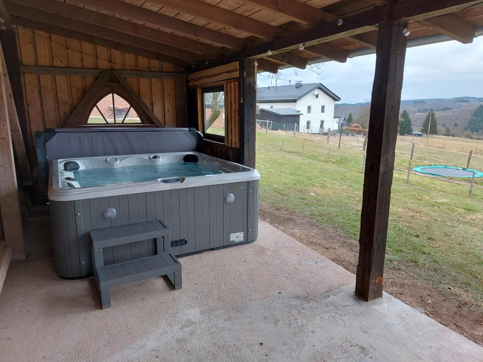 Ferienhaus Hescheld With Private Jacuzzi 黑伦塔尔 外观 照片