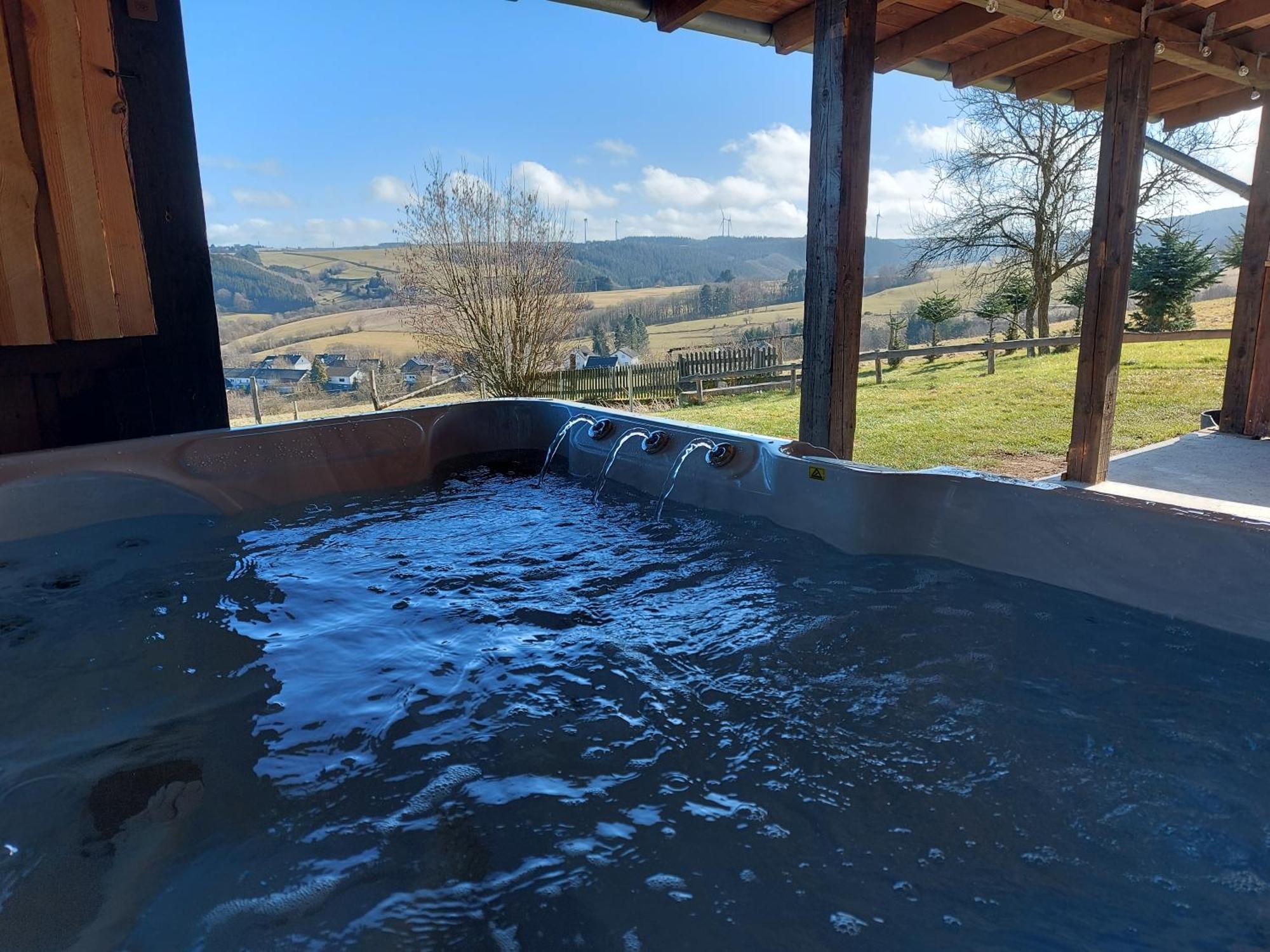 Ferienhaus Hescheld With Private Jacuzzi 黑伦塔尔 外观 照片